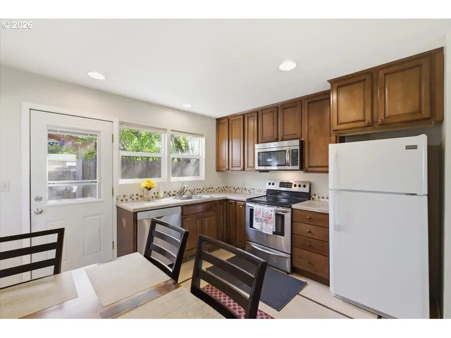 936 NW 34th St, Corvallis, OR 97330 - #3