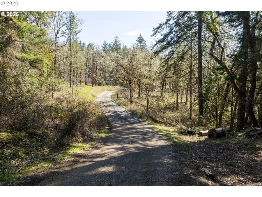 620 Cleveland Loop Dr, Roseburg, OR 97471 - Image #3