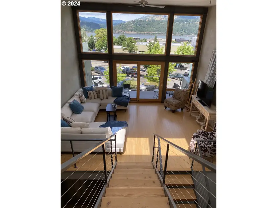 606 Cascade Ave, Hood River, OR 97031 - #2