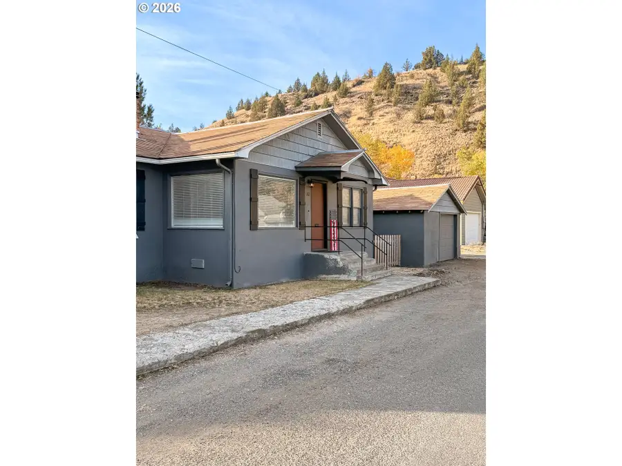 501 S Canyon Blvd, John Day, OR 97845 - #2