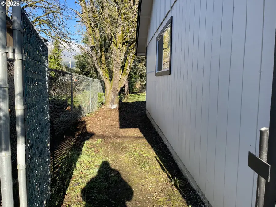 515 SW Monroe St, Sheridan, OR 97378 - Image #3