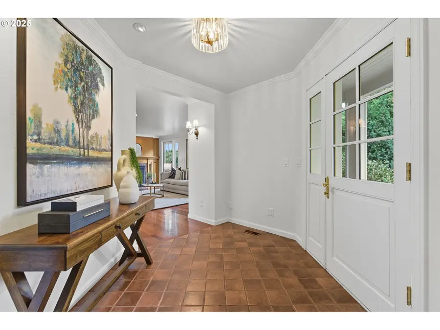 642 Iron Mountain Blvd, Lake Oswego, OR 97034 - Image #3