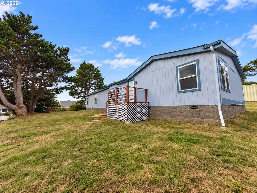 94255 4th St, Gold Beach, OR 97444 - #3