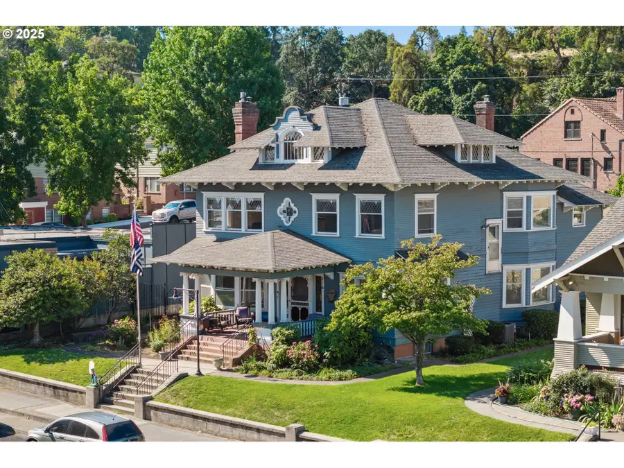 216 E 5th St, The Dalles, OR 97058 - Image #2