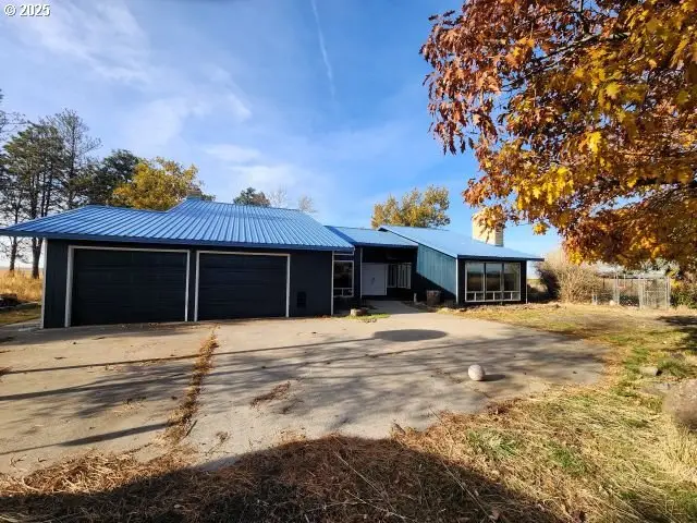 68766 Weatherford Rd, Arlington, OR 97812 - Image #1