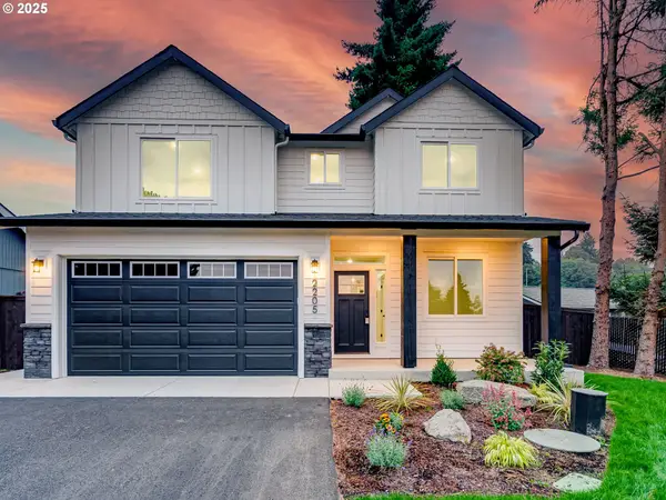 2205 NW 69th St, Vancouver, WA 98665