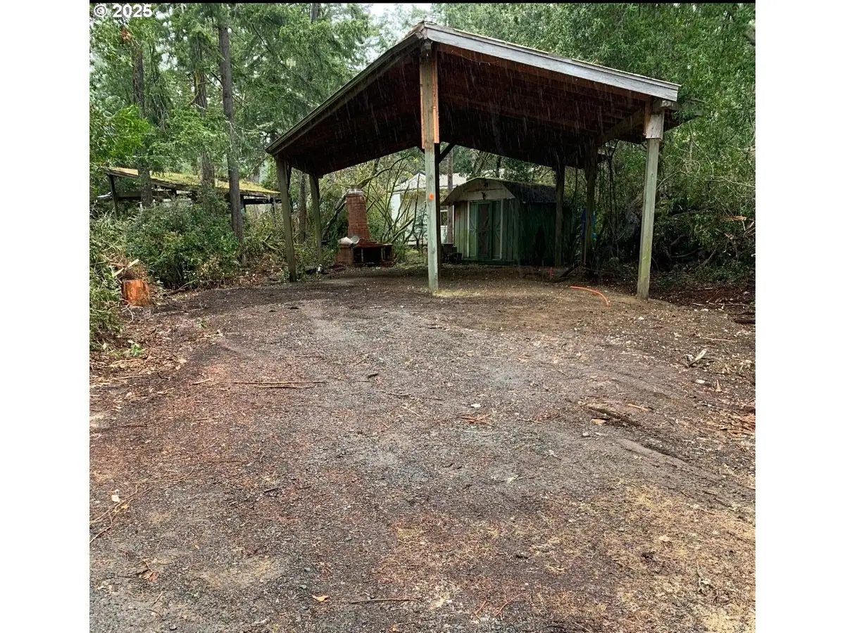 223 Azalea St, Florence, OR 97439 - Image #1