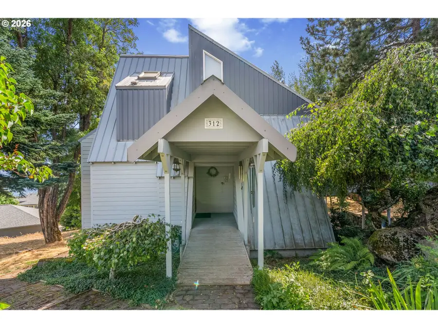 312 Hale Dr, Underwood, WA 98651 - #2