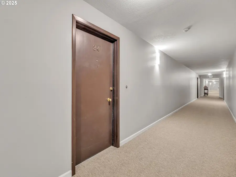 4460 SW Scholls Ferry Rd, Portland, OR 97225 - Image #3