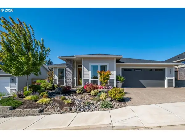 525 NW Crater Lake Dr, Dallas, OR 97338