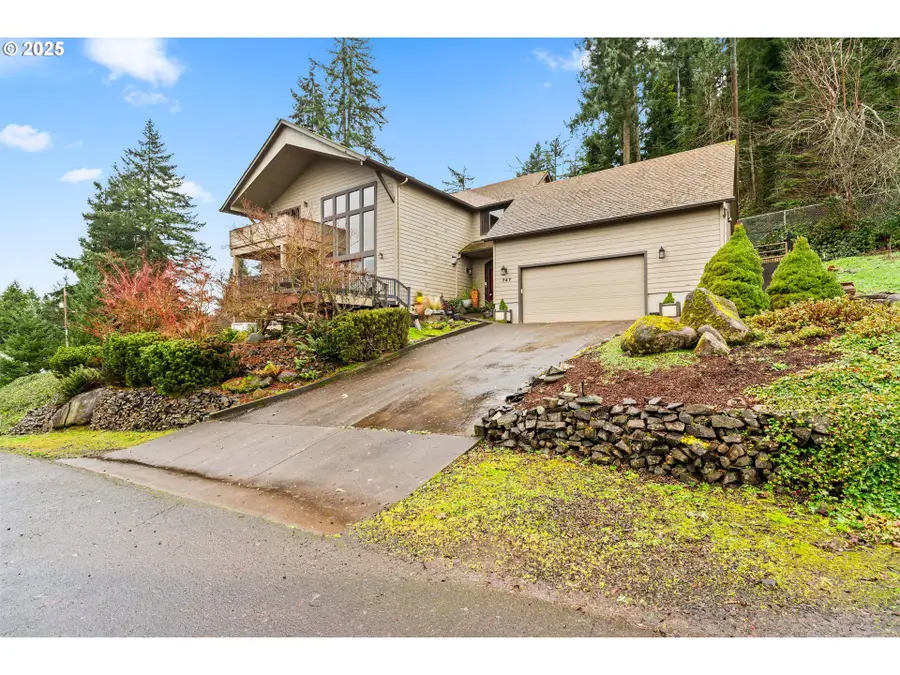 747 Holbrook Ln, Creswell, OR 97426 - #3