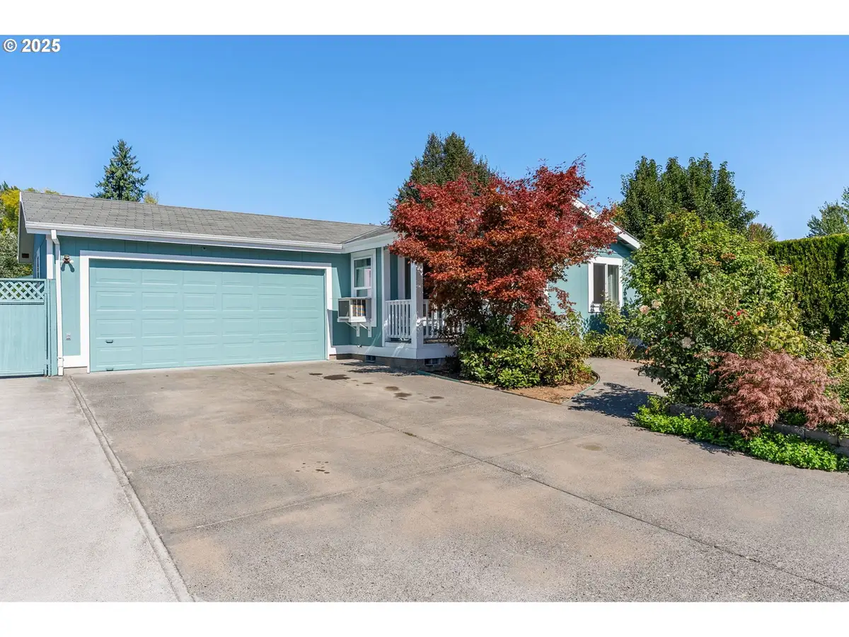 3620 Homestead Dr, Odell, OR 97031 - Image #1