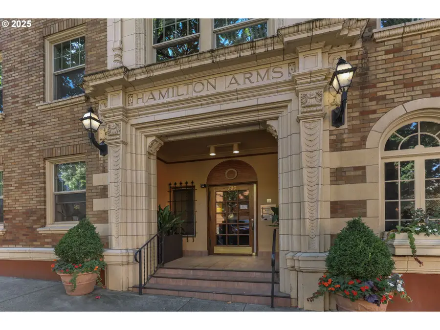 709 SW 16th Ave #310, Portland, OR 97205 - Image #3