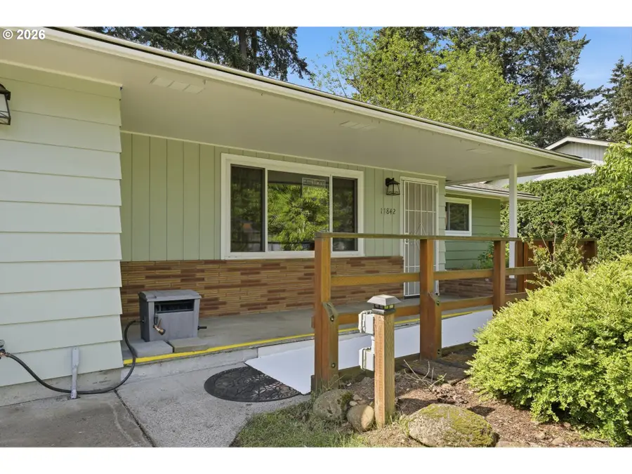 11842 SE Grant St, Portland, OR 97216 - #2