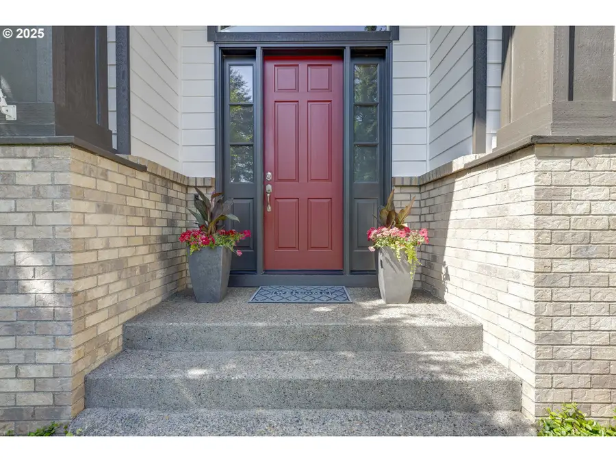 10547 SE Charlotte Dr, Northwest Clackamas, OR 97086 - Image #2