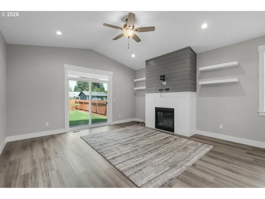 1105 Hardcastle Ave, Woodburn, OR 97071 - #3