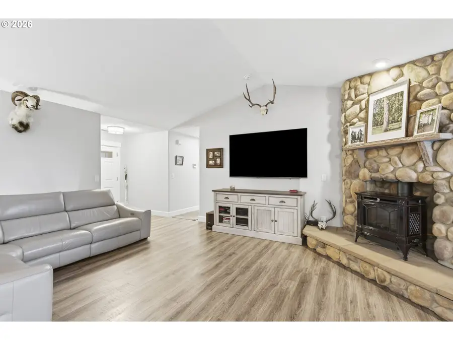 32105 NE Cerveny Rd, La Center, WA 98629 - Image #3