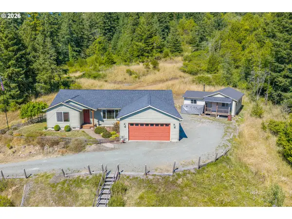 2217 King Ln, MyrtlePoint, OR 97458