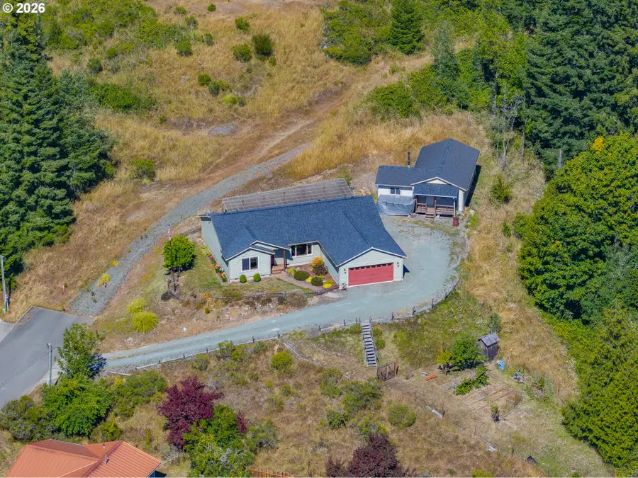 2217 King Ln, Myrtle Point, OR 97458 - #3
