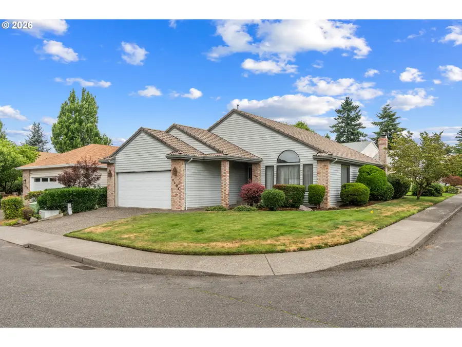 2204 NE 158th Ave, Portland, OR 97230 - #2