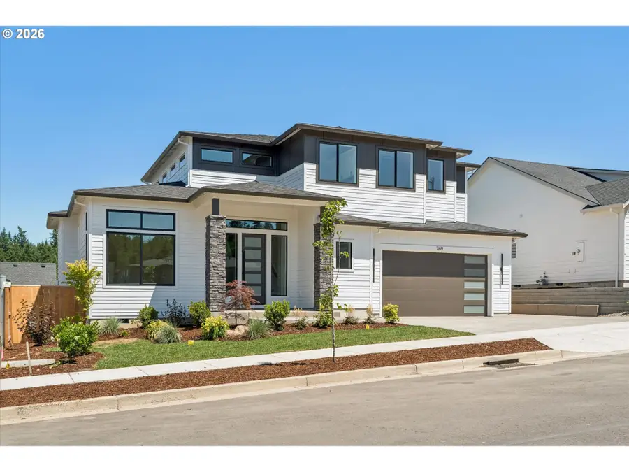 769 Riley Dr, Silverton, OR 97381 - #2