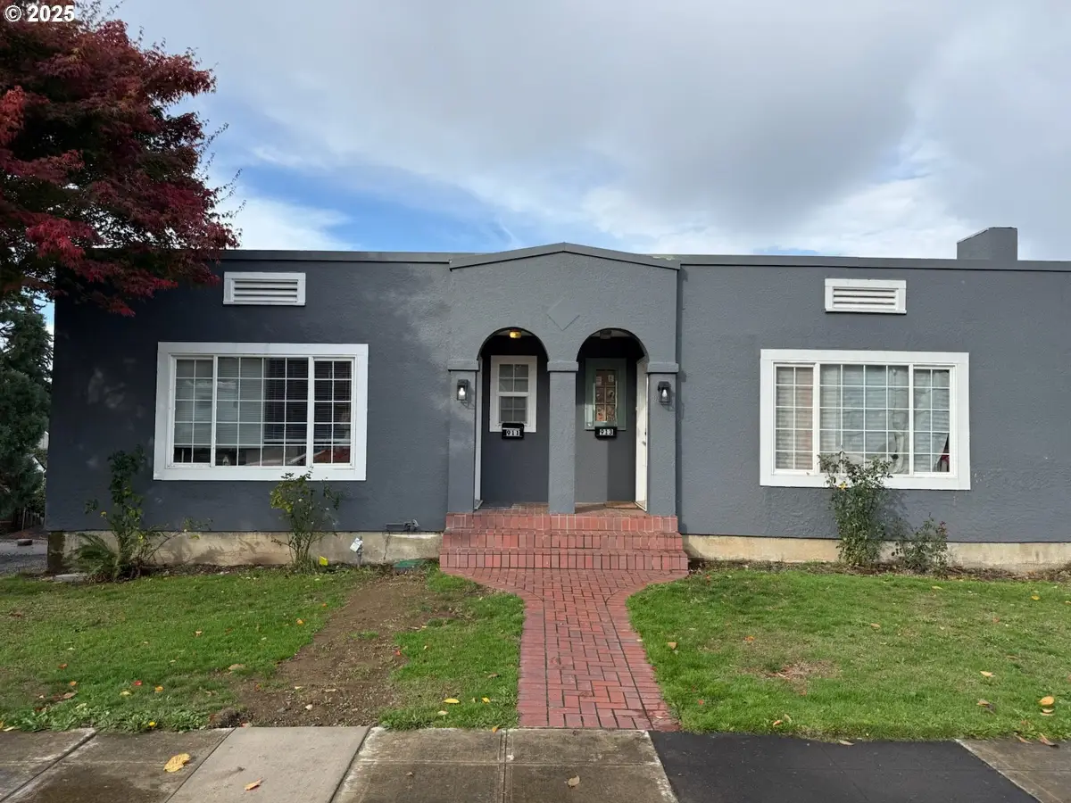 911 Jq Adams St, Oregon City, OR 97045 - Image #1