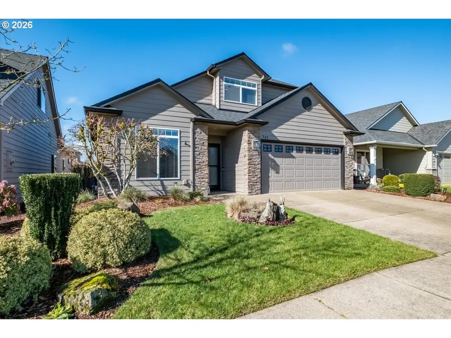 745 SE Glendover Ln, Dallas, OR 97338 - #3