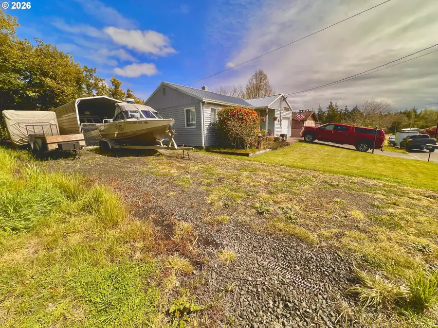 2188 Lombard St, North Bend, OR 97459 - #2