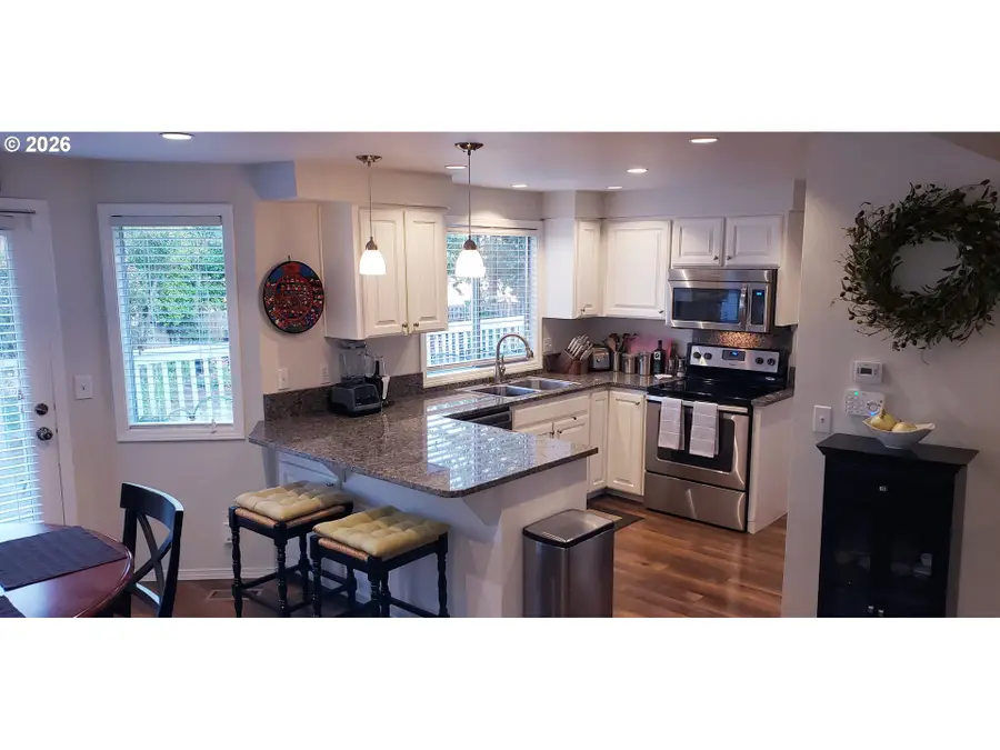 8565 SW Stratford Ct, Tigard, OR 97224 - #3