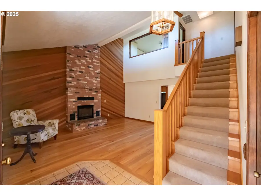 2465 40th Ave, Albany, OR 97322 - #2