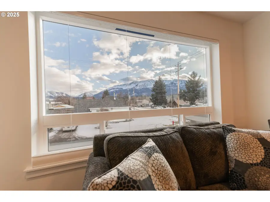 107 W Alder Unit B St, Joseph, OR 97846 - #3