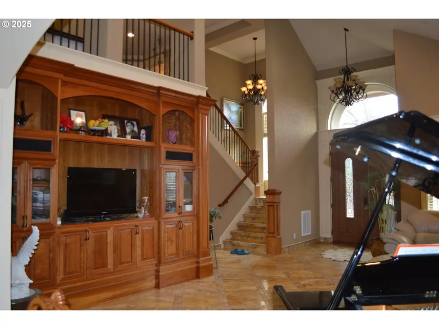 4107 NE 105th Ave, Portland, OR 97220 - Image #3