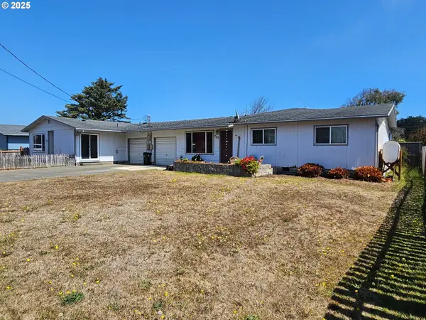 755 735 Bluff Ave, Bandon, OR 97411