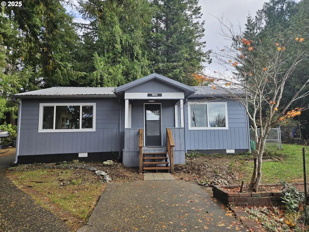 1162 E 1st Pl, Coquille, OR 97423 - Image #1