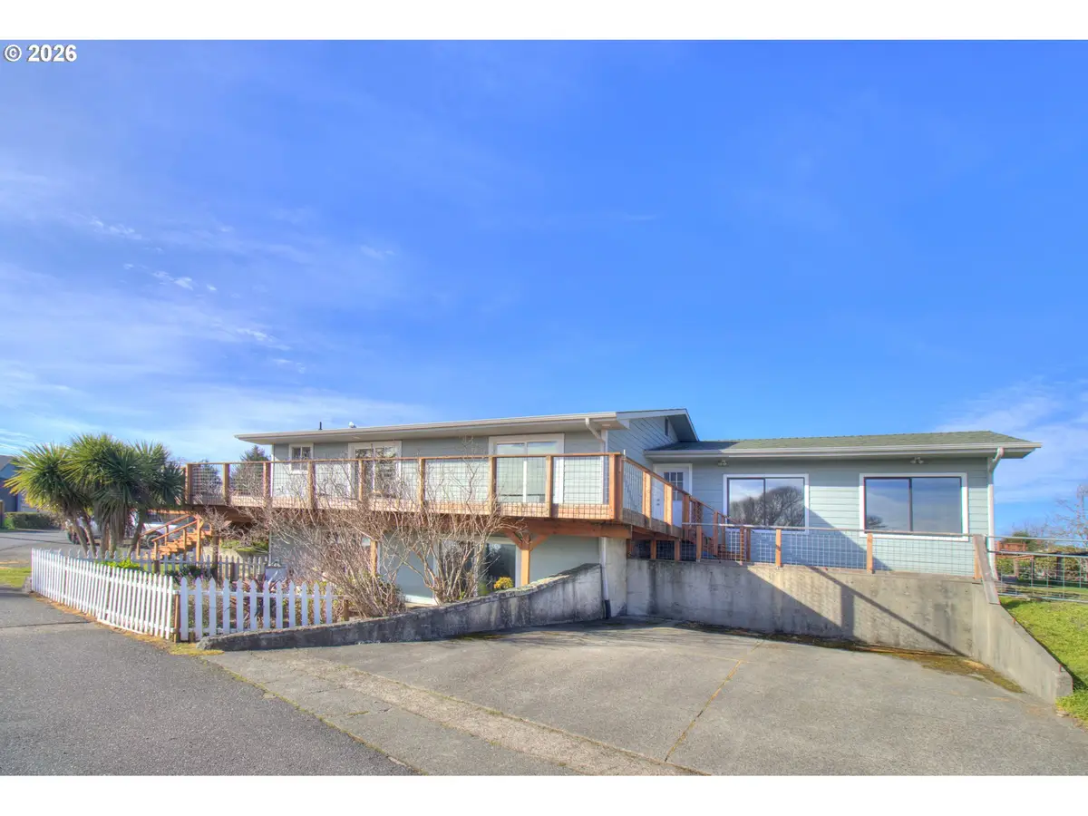19 Otter Ter, Brookings, OR 97415 - Image #1