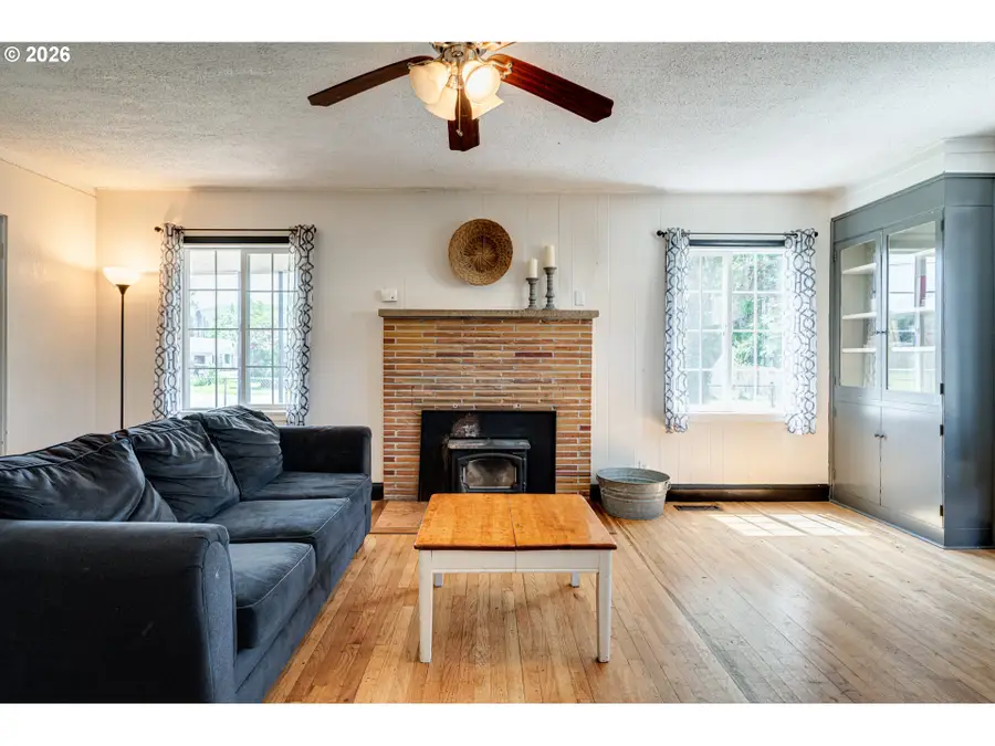 136 Hope St, Mossyrock, WA 98564 - #3