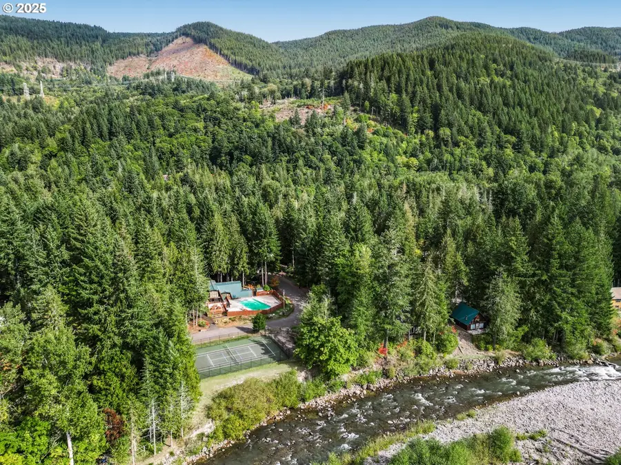 21760 E Tree Swallow Ln, Rhododendron, OR 97049 - Image #2