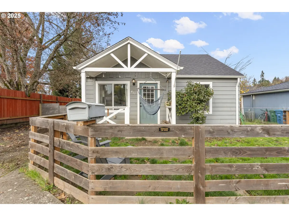 411 Lane St, Silverton, OR 97381 - Image #1