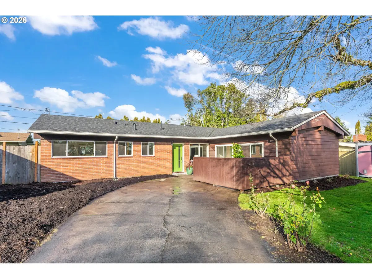 2437 NE 134th Pl, Portland, OR 97230 - Image #1