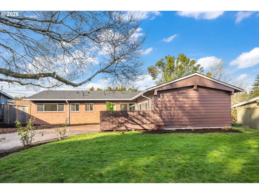 2437 NE 134th Pl, Portland, OR 97230 - Image #2