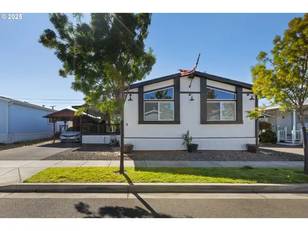 5 Manor Loop, Roseburg, OR 97471