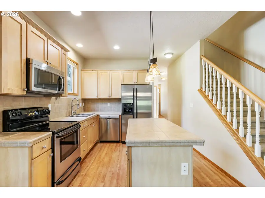 65 SE 88th Ave, Portland, OR 97216 - #3