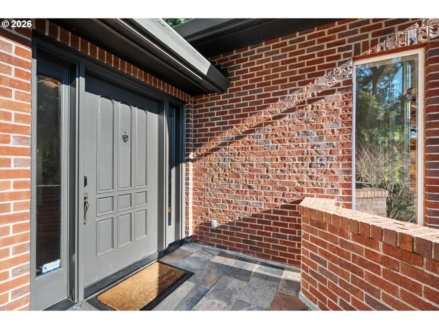 1430 SW Highland Rd, Portland, OR 97221 - Image #2