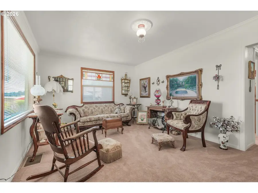 4370 Eagle Crest Rd, Salem, OR 97304 - #3