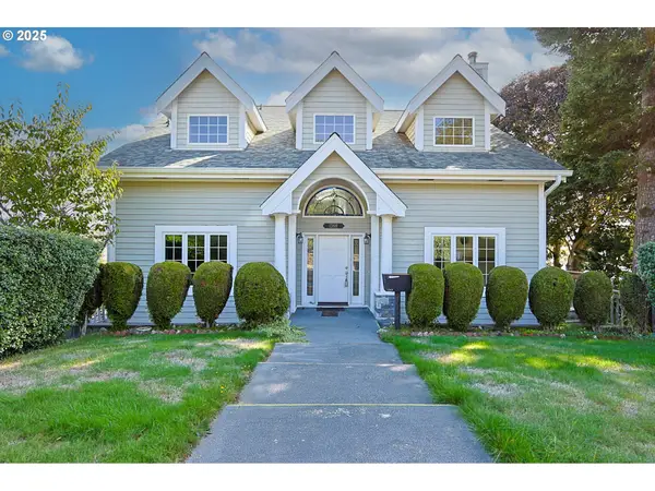 1368 Bayview St, NorthBend, OR 97459