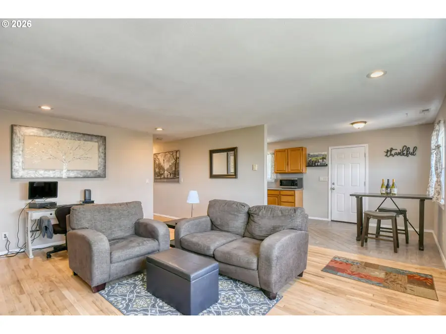 808 SE 6th St, Pendleton, OR 97801 - #3