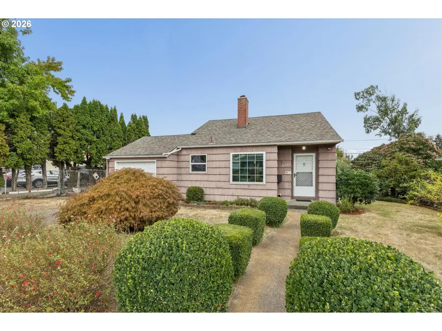 8221 NE Alberta St, Portland, OR 97220 - #2
