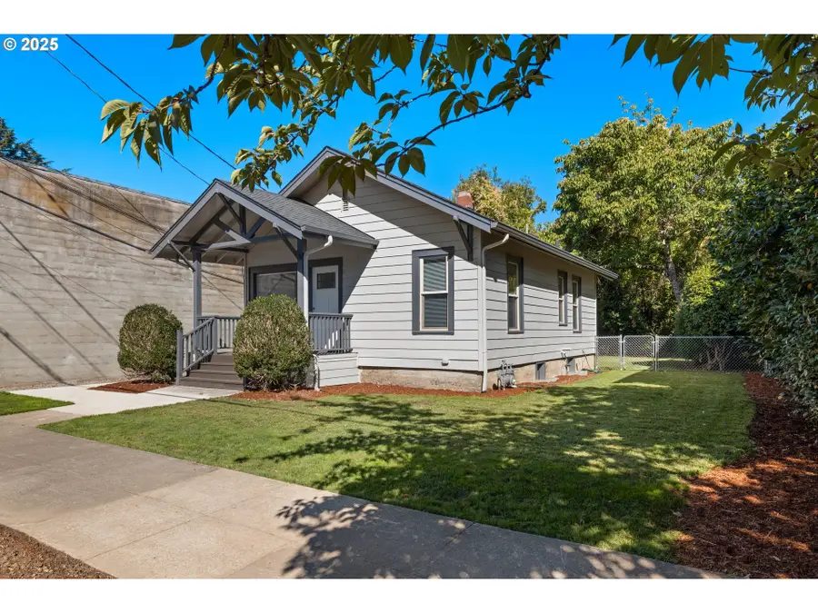 1219 SE Rhine St, Portland, OR 97202 - #3