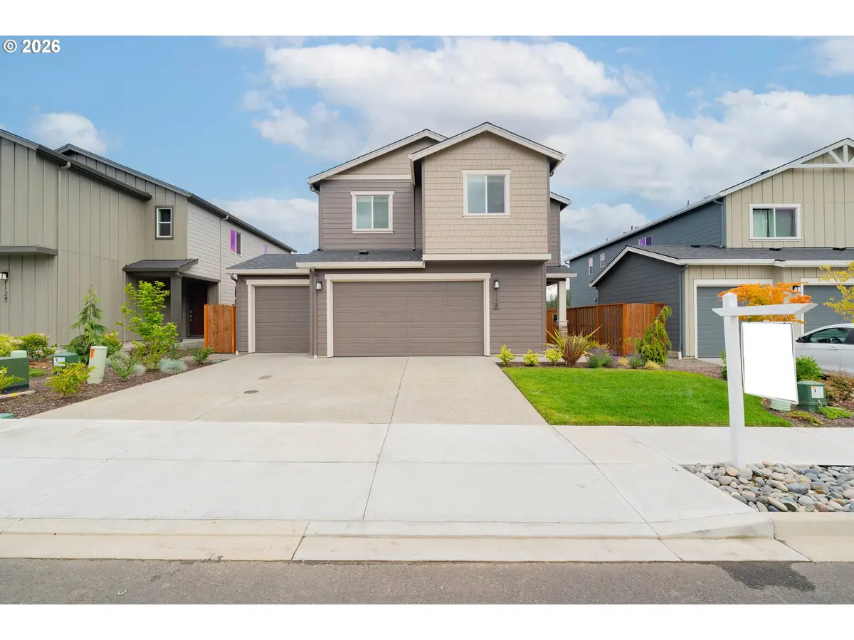 1128 SE 33rd St, Battle Ground, WA 98604 - #1