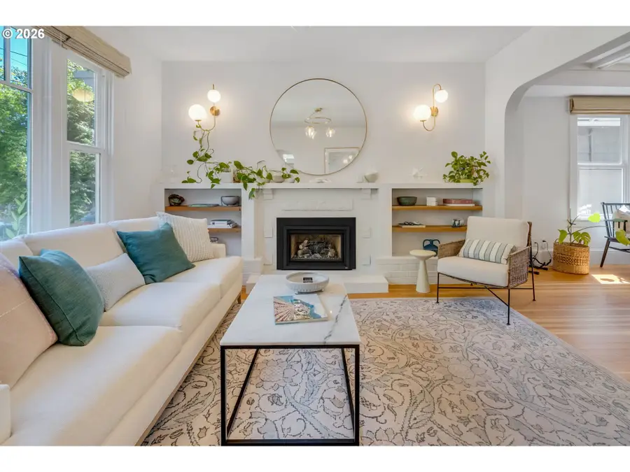 3746 SE Sherman St, Portland, OR 97214 - #3